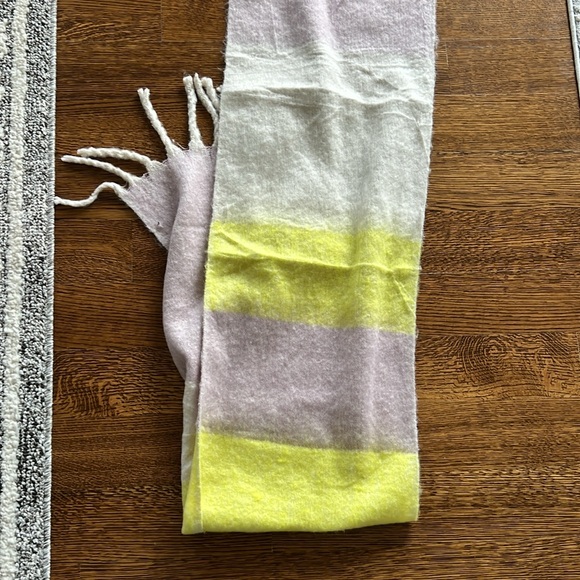 Reitmans Purple/Lavender scarf with Chartreuse stripe and White stripe - Picture 5 of 6